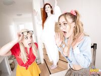 Katy Rose, Ivy Maddox And Ellie Shou Fucking Wildly In The Living Room