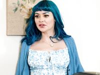 Jewelz Blu Takes Cum On Her Butt Cheeks After Servicing Firm Cock