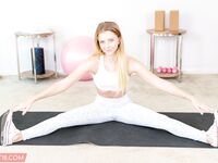 Sporty Teen Girl Riley Star Can't Wait To Get Fucked