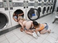 Clara Trinity, Blake Blossom And Leila Larocco Make Each Other Cum