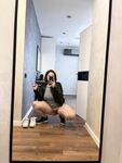 Chubby OnlyFans cam babe shows off her great ass & her shaved pussy