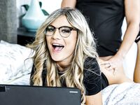 Juggy Mature Lady Ellie Tay Gets Her Eager Cunt Eaten Before Fucking