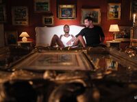 Short-haired Ebony Pleasures Two White Dudes At The Same Time photos (Zaawaadi)