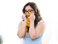 Curvy Lesbians Lauren Phillips And Leana Lovings Make Each Other Cum