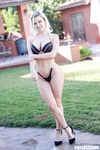 Fit Blondie Slimthick Vic Gets Nicely Fucked Outdoors