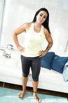 Tanned Cougar Simone Garza Can't Wait To Get Fucked