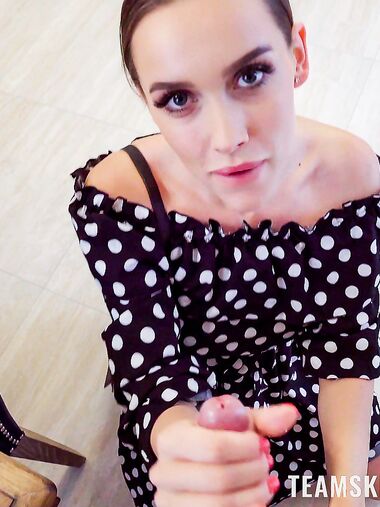 Gorgeous Babe Luxury Girl Pleasures Her Man In The Living Room