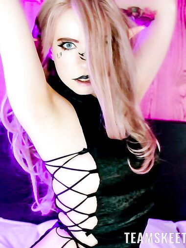 Cute Elf Babe Sucks Long Prick Before Getting Laid photos (Molly Redwolf)