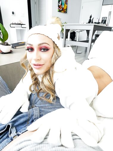 Seductive Blondie Ana Rose Gets Pleasantly Fucked In POV