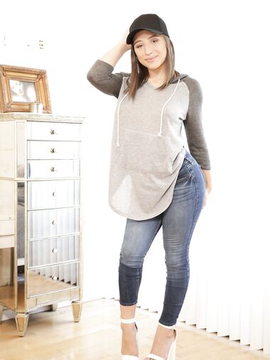 Fit Babe Abella Danger Gets XXX Pounding She's Been Craving For photos (Charles Dera)