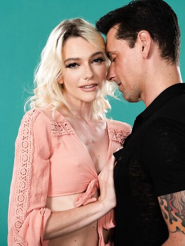 Kenna James Gets Her Tight Coochie Licked And Fingered Before Fucking