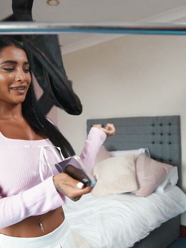 Indian Hussy Yasmina Khan Gets Facial Cum Cleansing After Servicing Giant Cock