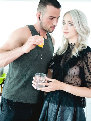 Blonde-haired Hottie Arteya Gets Nicely Fucked In The Morning