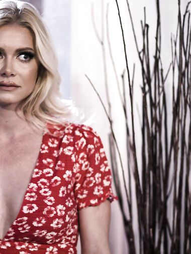 Jewelz Blu And Serene Siren Can't Stop Licking Each Other