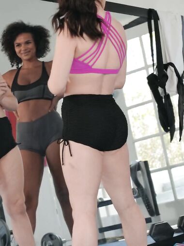 Lily Lou Pleases Curly-haired Ebony With Her Tongue photos (Alina Ali)