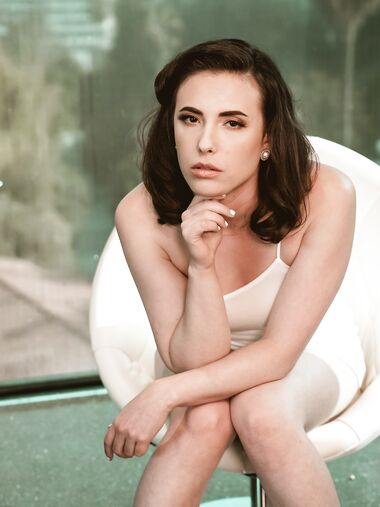 Casey Calvert Gets Eaten Out And Shagged By Handsome Stallion photos (Xander Corvus)