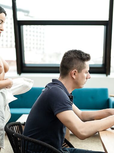 Alyssia Kent Moans In Immense Pleasure While Getting Her Shaved Pussy Drilled