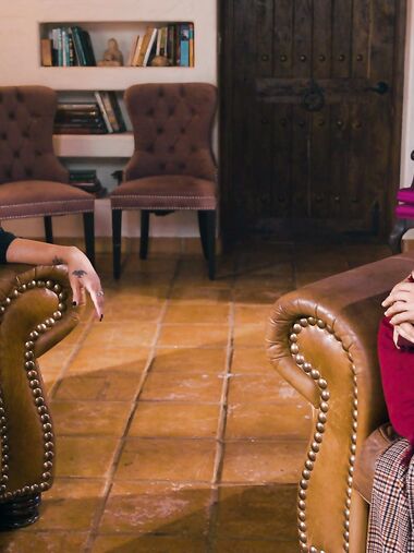 Squirting Sluts Aiden Ashley And Lily Lane Fucking In The Living Room