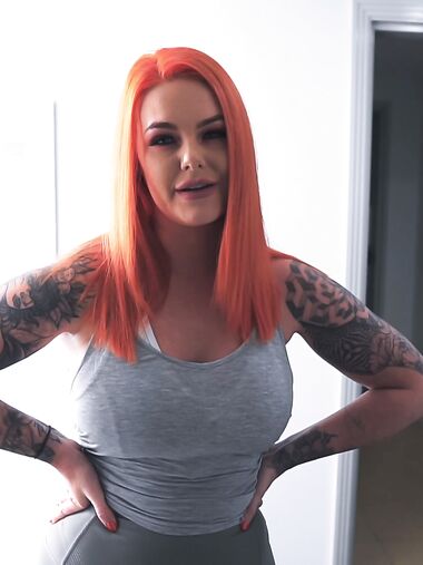 Lavishly Tattooed Nympho Gia Rouge Gets Boned In POV