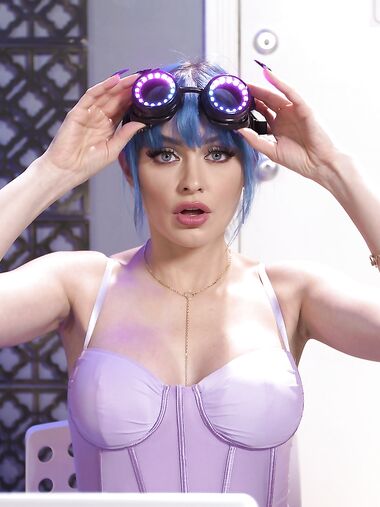 Jewelz Blu And Connie Perignon Lick Each Other's Pussy While Getting Fucked