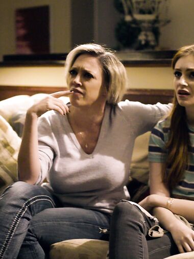 Dee Williams And Maya Kendrick Pleasuring Lucky Dude On The Couch