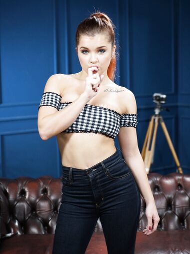 All-natural Babe Renata Fox Gets Fucked Balls Deep