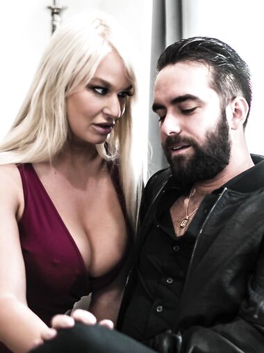 Blonde Mature London River Shagged By Bearded Dude