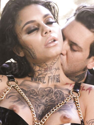 Lavishly Tattooed Slut In High Heels Gets Fucked Hard Outdoors photos (Genevieve Sinn)