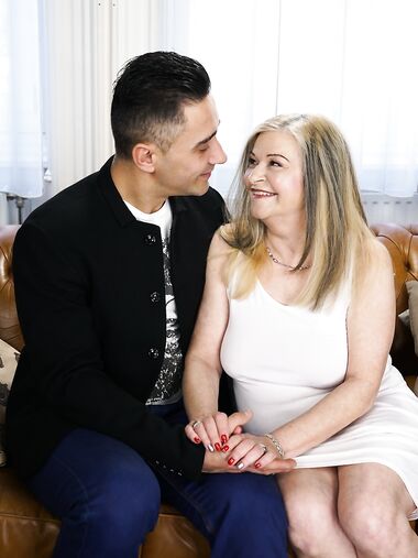 Nymphomaniac Granny Betsy B Gets Fucked Balls Deep