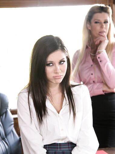 Shyla Jennings And India Summer Licking With Great Pleasure