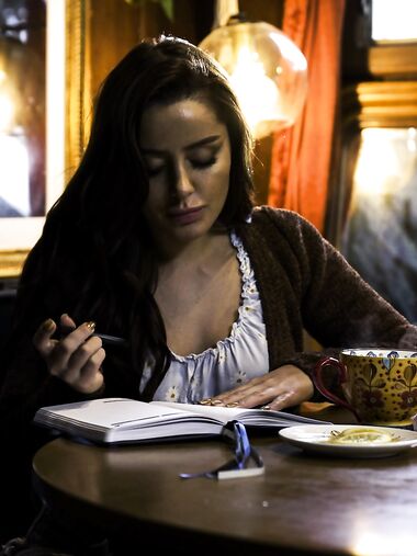 Vanna Bardot Gets Her Eager Cunt Fucked Balls Deep