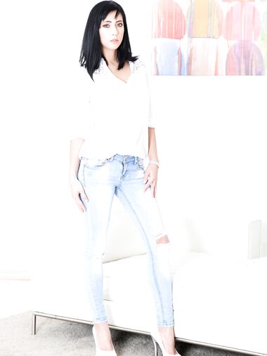 Black-haired Bombshell With Natural Boobs Screwed In The Living Room photos (Neeo)