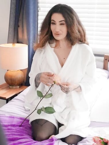 Busty Brunette Arabelle Raphael Shagged By Curly-haired Dude