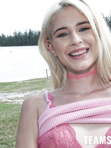 Tiny Babe Jessie Saint Gets Fucked In The Woods