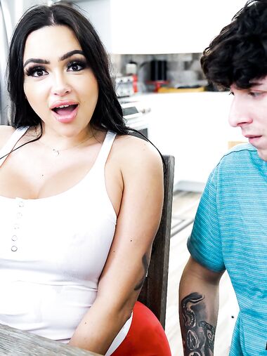 Curvy MILF Zoey Foxx Blows And Rides Horny Dude In Bed