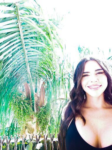 Raven-haired Bombshell Suttin Can't Wait To Get Fucked