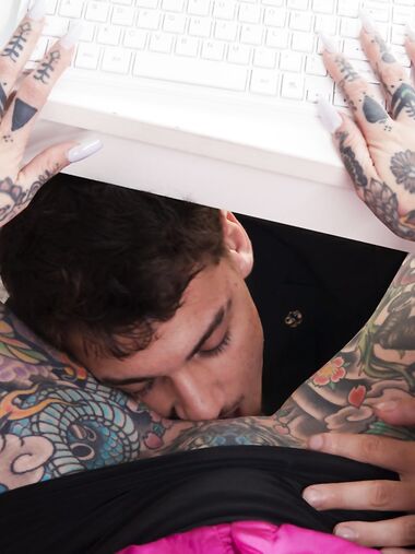 Fully-tattooed Bitch In High Heels Takes Hard Prick Deep Inside photos (Tiger Lilly)