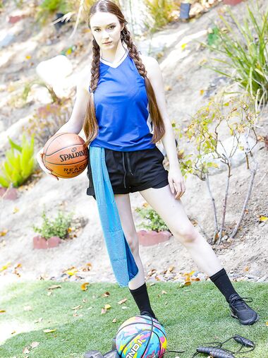 Sporty Babes Destiny Cruz, Hazel Moore And Naudi Nala Get Pounded In POV