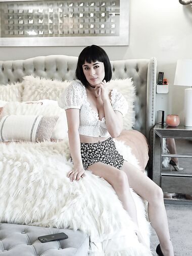 Short-haired MYLF With Natural Boobs Gets Fucked With Her Panties On photos (Olive Glass)