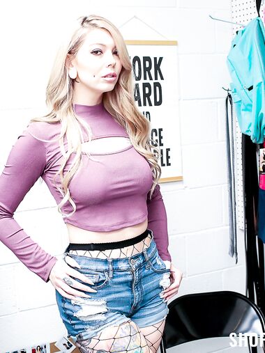 Tattooed Blonde MYLF Kaylee Ryder Gets Punished For Stealing