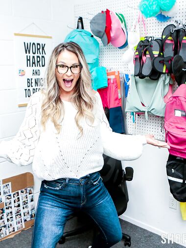 Naughty Klepto MYLF Mandy Rhea Takes Cum On Her Big Tits After XXX Pounding